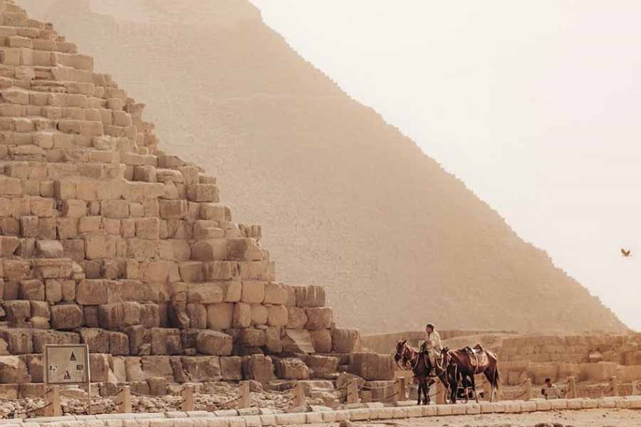 Великая пирамида Хеопса в Гизе – экскурсия из Хургады в Каир.