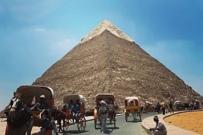 Экскурсия в Каир из Хургады – пирамиды Гизы.